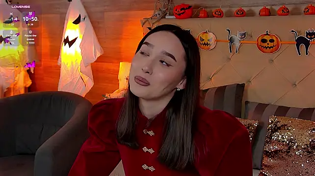 LindaMaxx - underbra tease