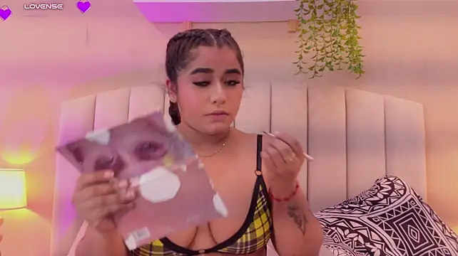 Cutee_Alessia - play with the vagina