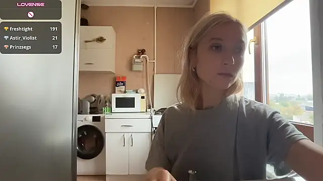 AngelJeni - topless for 3 minutes