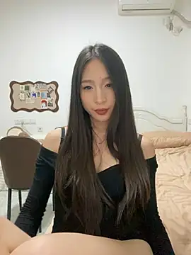 Yaqing666 - 无美颜无滤镜直播间 不接受免费要求，喜欢的哥哥可以一对一哦～