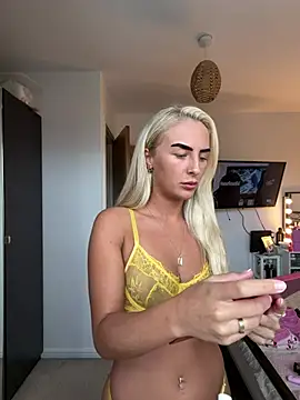 Millymae_ - Strip off 👅