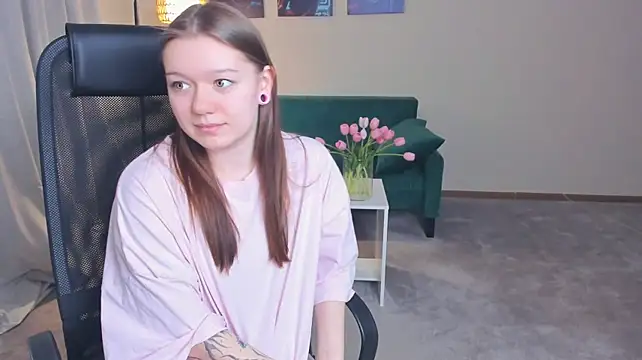 KallieBerky - Look in my beauty eyes closer!