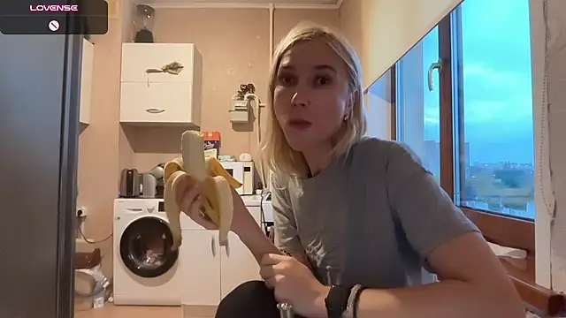 AngelJeni - topless for 3 minutes