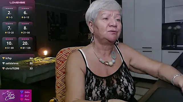 Roxana_brooks - Shake that yummy ass