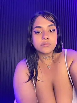 Nahomy-firee - Suck boobs 👅🍒