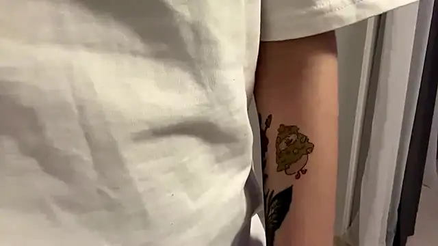 AngellaOlano - Hands under top, touch my boobs
