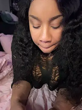 RoxieVoss - who tryna eat this pussy?