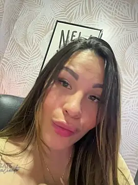 Sexyyykloee - open legs fingers pussy mmmm