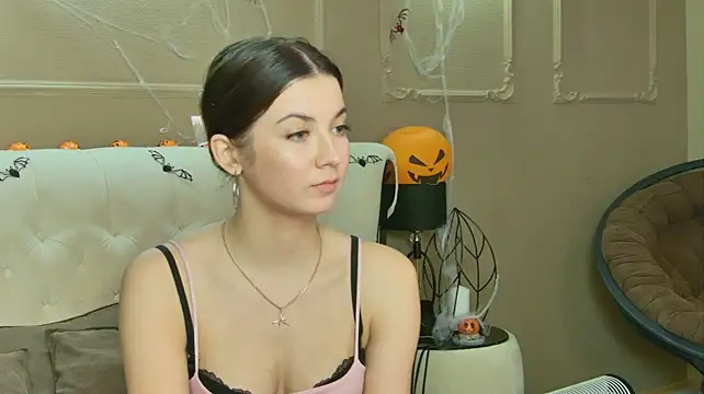 KatyNuar - showing boobs