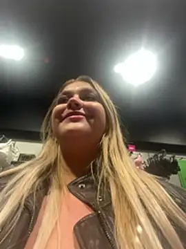 Blairbella - Tits out and drive