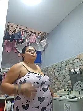 Juli_grandestetas - Masturbation with cucumber