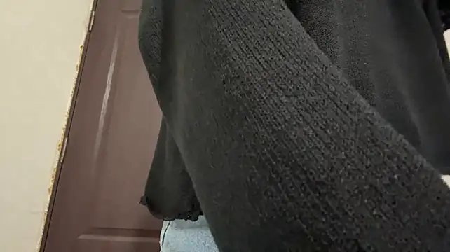 RolandeRohrs - Show my cute belly close up!🥰