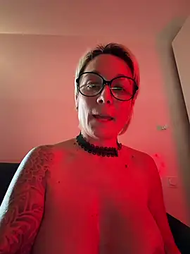 Marinella07 - Doigte ma chatte trempée 💦