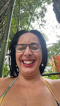 Regina475 - Dedinho no cu com creminho