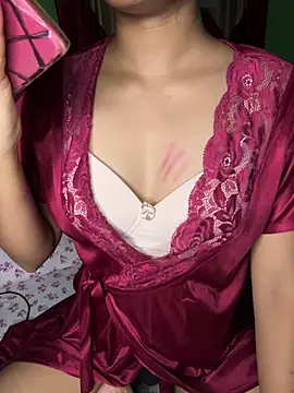 Little_hot_angle - Full face in front of you all