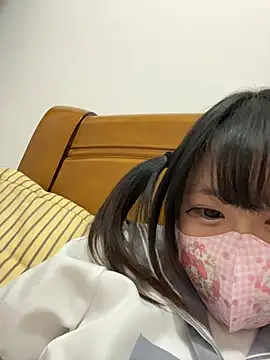 Yuemmy_6152 - 脱上衣五分钟