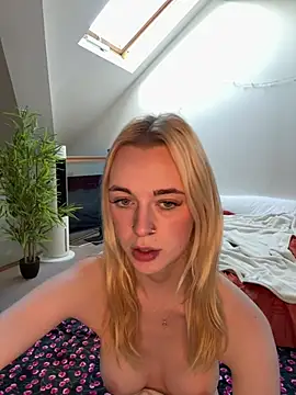Lolabunnyblondie - deepthroat 1 min
