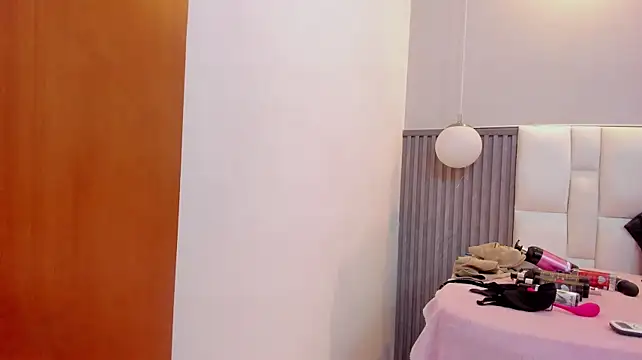 Giana_gill - shake and spank ass x20