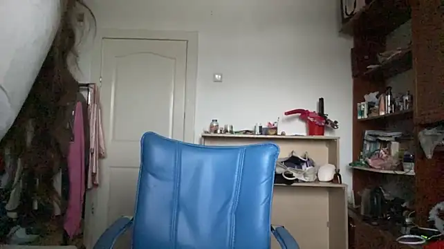 CharmainFandrich - Sit on the camera with your butt 5 times