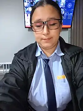 Cute_Penelope - zoom pussy+rub clitoral at work🤫shh