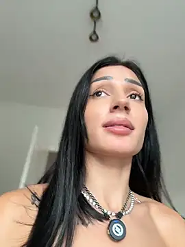 Vicky_luxe