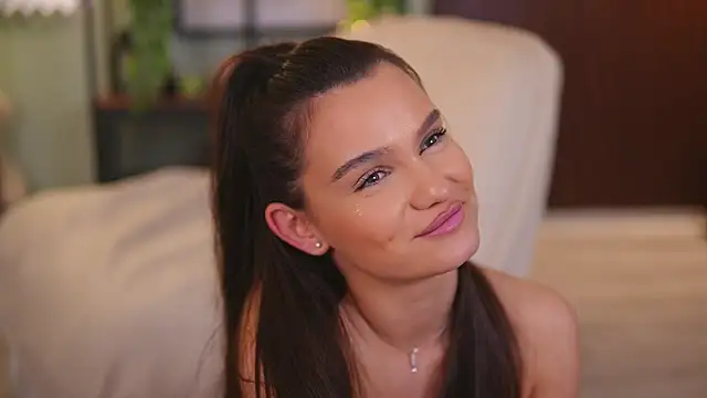 Lena_Laurent - close up pussy play💦🙈