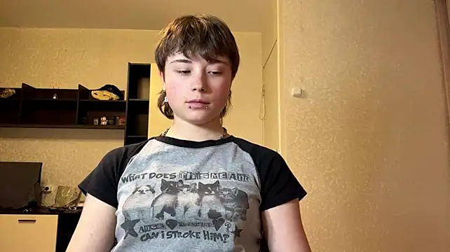 Nellyts - flash boobs