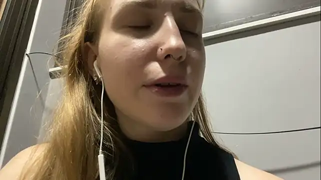 LaureneBoutet - spank my juicy ass x 10