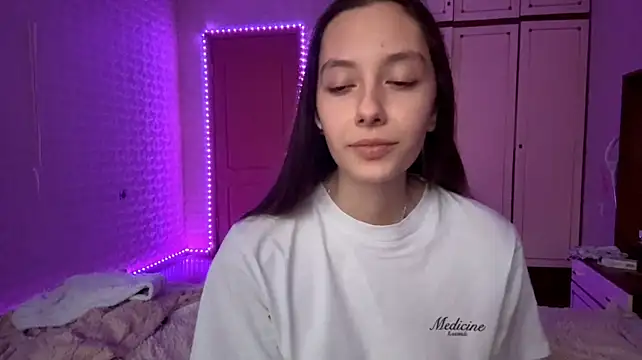 AnamariaHourani - Squeeze my nipples