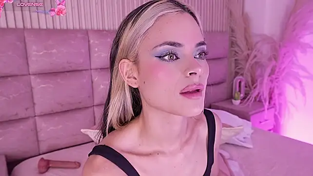 HannaRhodes - Dance and get naked 🔥🥵