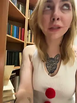 Sunny___Bunny - Flash pussy near mans urinals