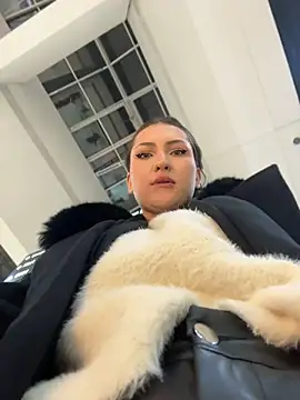 KatyVibes - SHE SPANKS MY BUTT