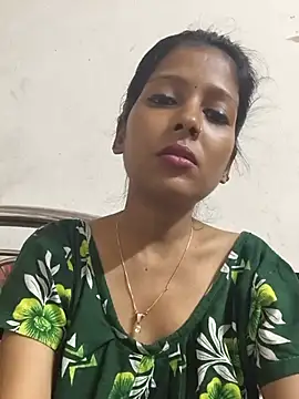Gud_girl_Nilu - Boobs oiling