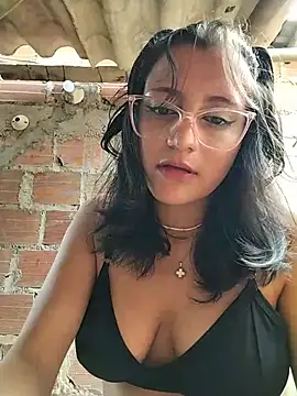 Sienna_elara - tits on the street 😛