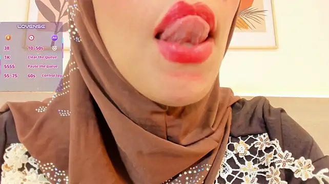 Hanajameela - twerking and spank ass