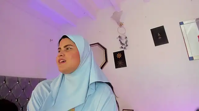 AishaAmin_ - 🤭 SHOW OPEN PUSSY 🤭