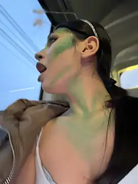 Aria51 - spank that alien ASS near HUMANS👽🍑🚌