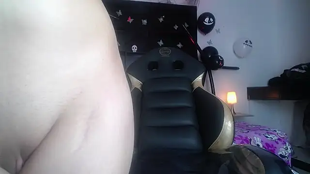 Samantha_petite__ - Style doggy 🍭