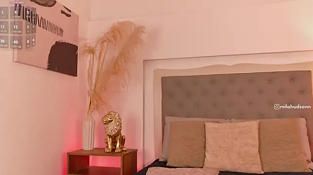 Mila_Hudson - PUSSY FINGERING + SHOW BOOBS