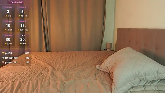 ShawnnaSimes - feet close to the cam