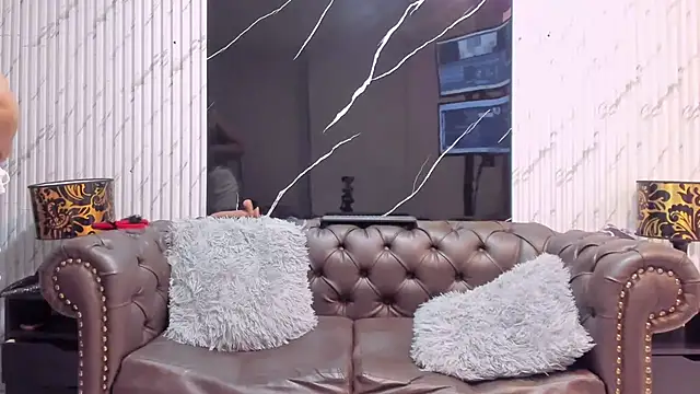 OliviaWilliamm - Spanks ass x10