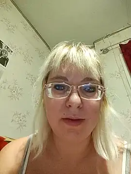 Vika1111 - Open pussy