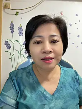 Mimi_6888 - 反差少妇，赚米养家，更多大尺度表演，各种好玩的小道具，都在​C​2C，快来跟我一