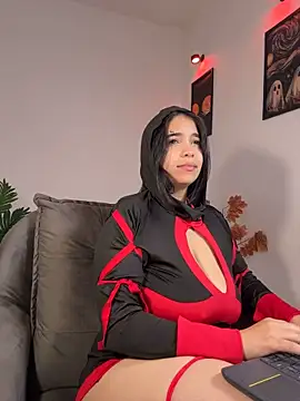 Tati_reyess - how looks your tits, naughty ninja?🥷