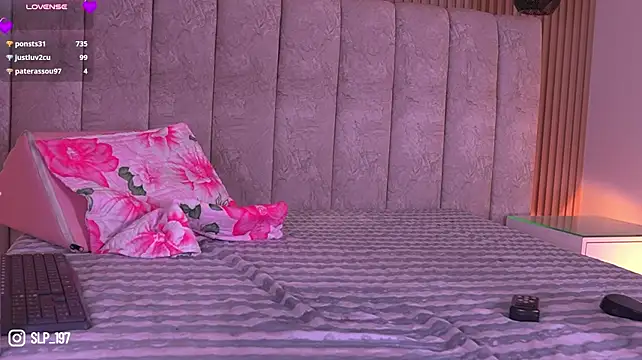 Sara_lopee1 - RIDE KINGKONG + SQUIRT