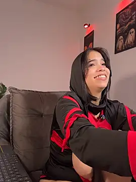 Tati_reyess - how looks your tits, naughty ninja?🥷