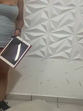 Titimomy - Desnudo total más dedos en pussy