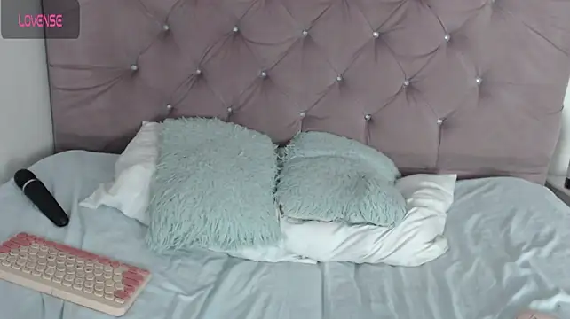 Marcelaa_fox - play inside my mouth 👄