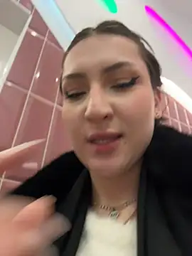 KatyVibes - SHE SPANKS MY BUTT