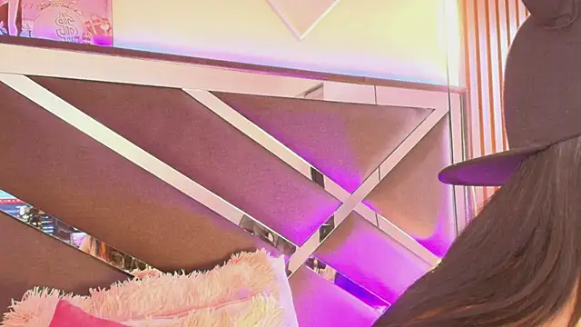 Bratz_x - Take off your bra slowly+bounce them